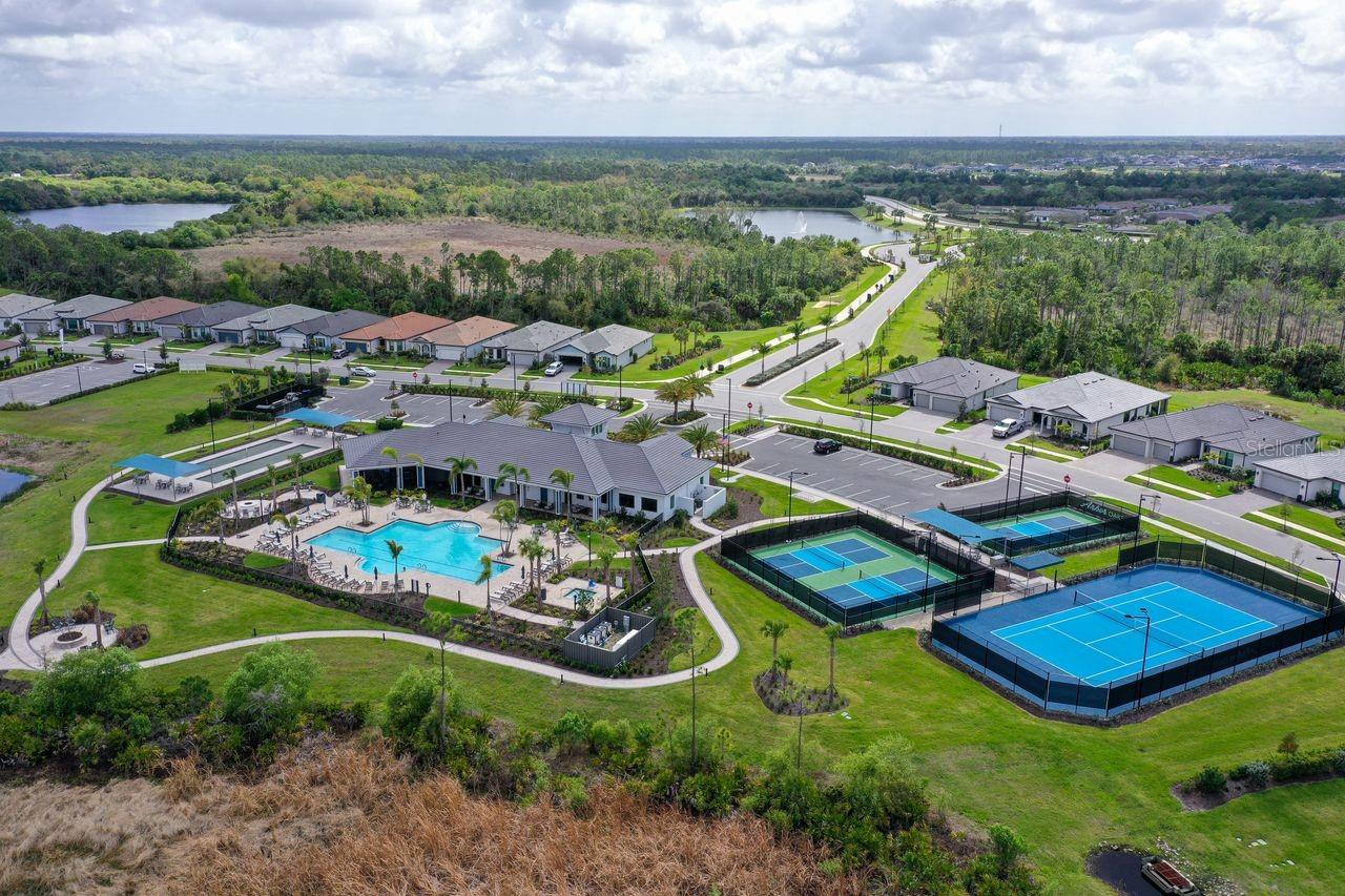 ARBOR OAKS AT THE WOODLANDS - Residential