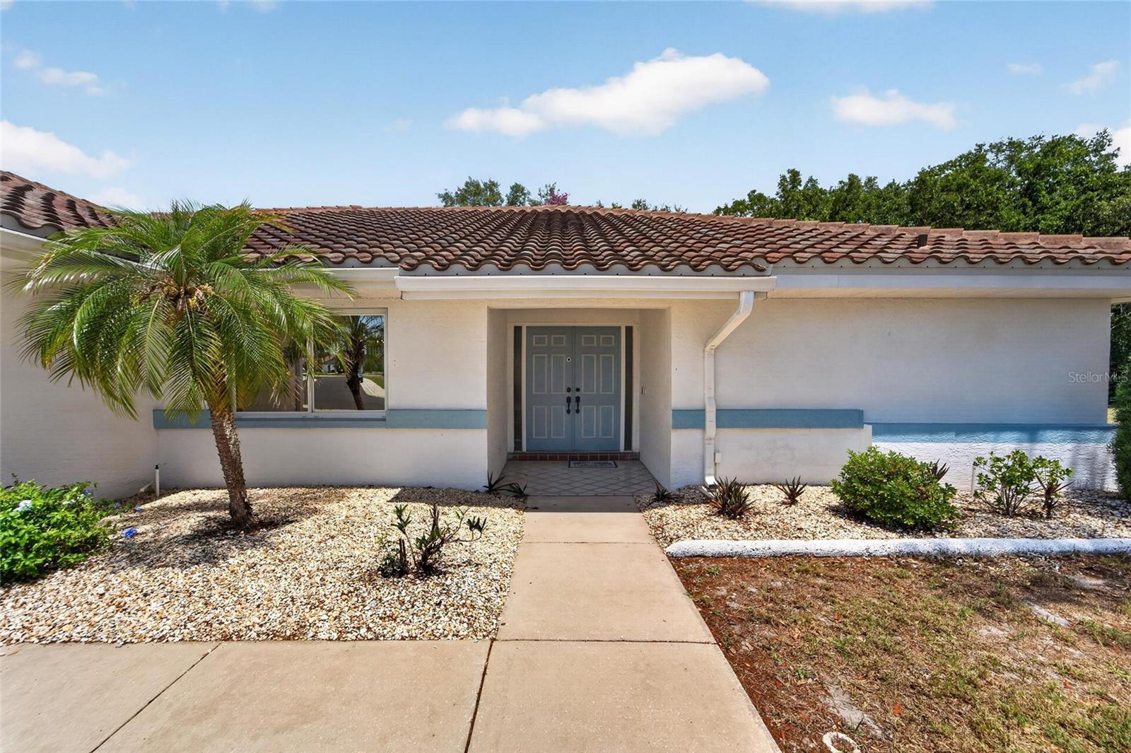 2015 BERRY ROBERTS DRIVE