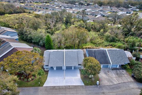 A home in LAKELAND