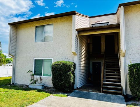 2213 65TH AVENUE N 2213 ST PETERSBURG FL 33702