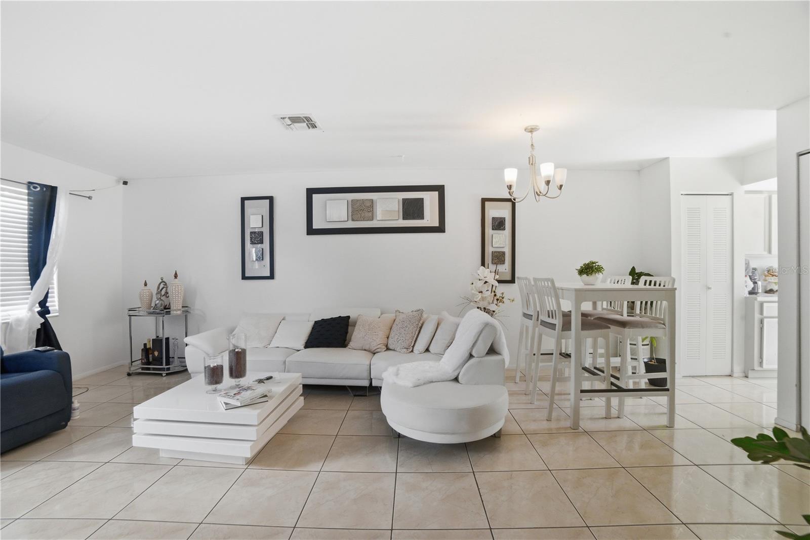 LAS PALMAS VILLAS - Residential