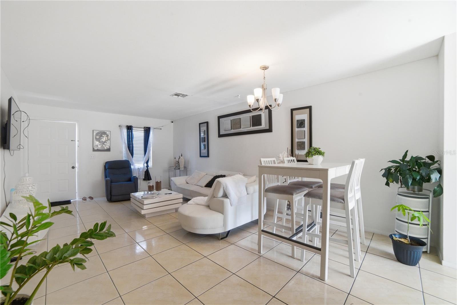 LAS PALMAS VILLAS - Residential