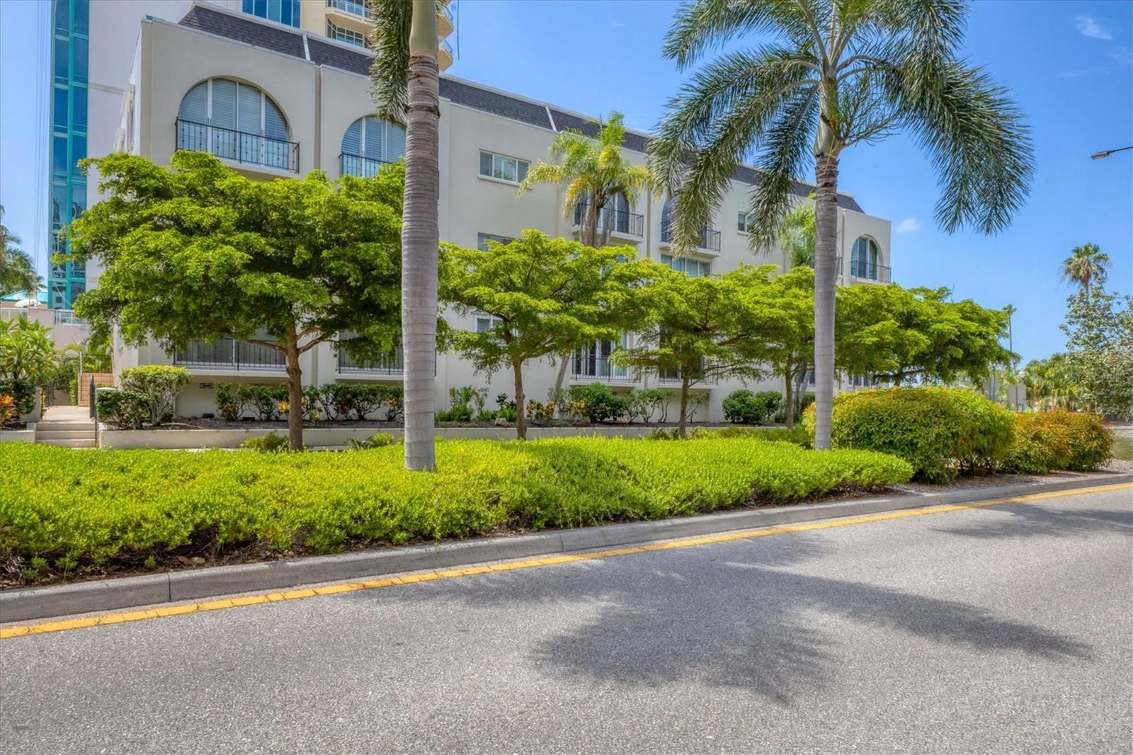 ST REGIS - Residential Lease