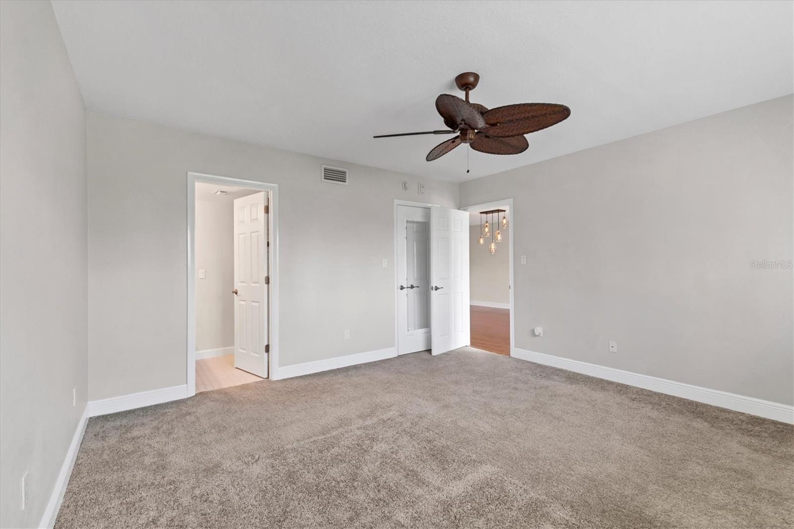 ST REGIS - Residential Lease