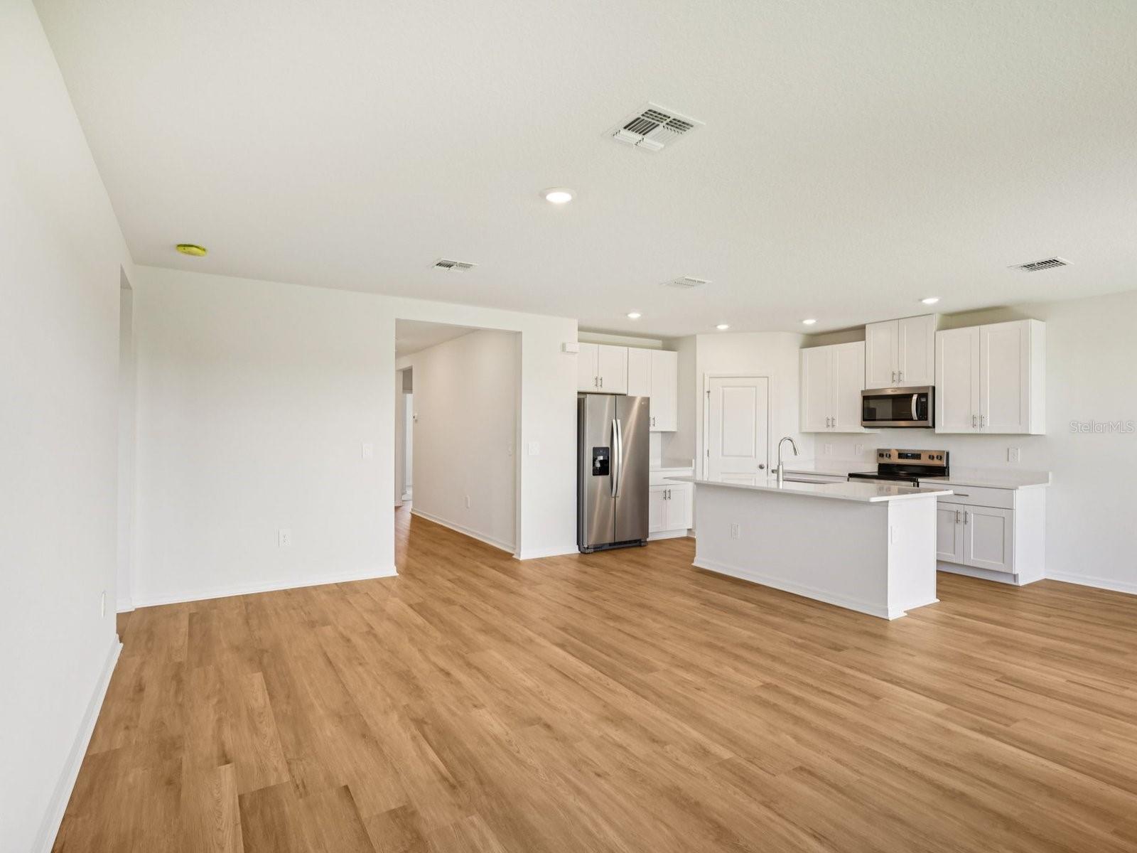 MAGNOLIA BAY - Residential