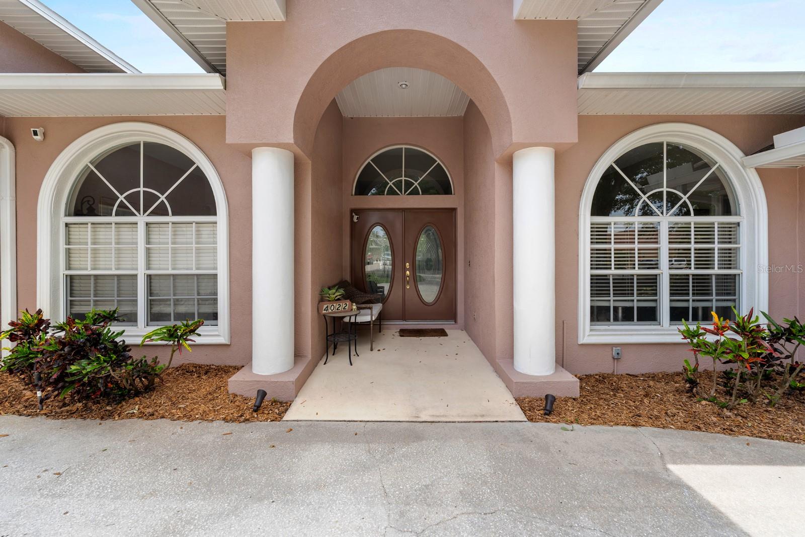 4022 VALRICO GROVE DRIVE