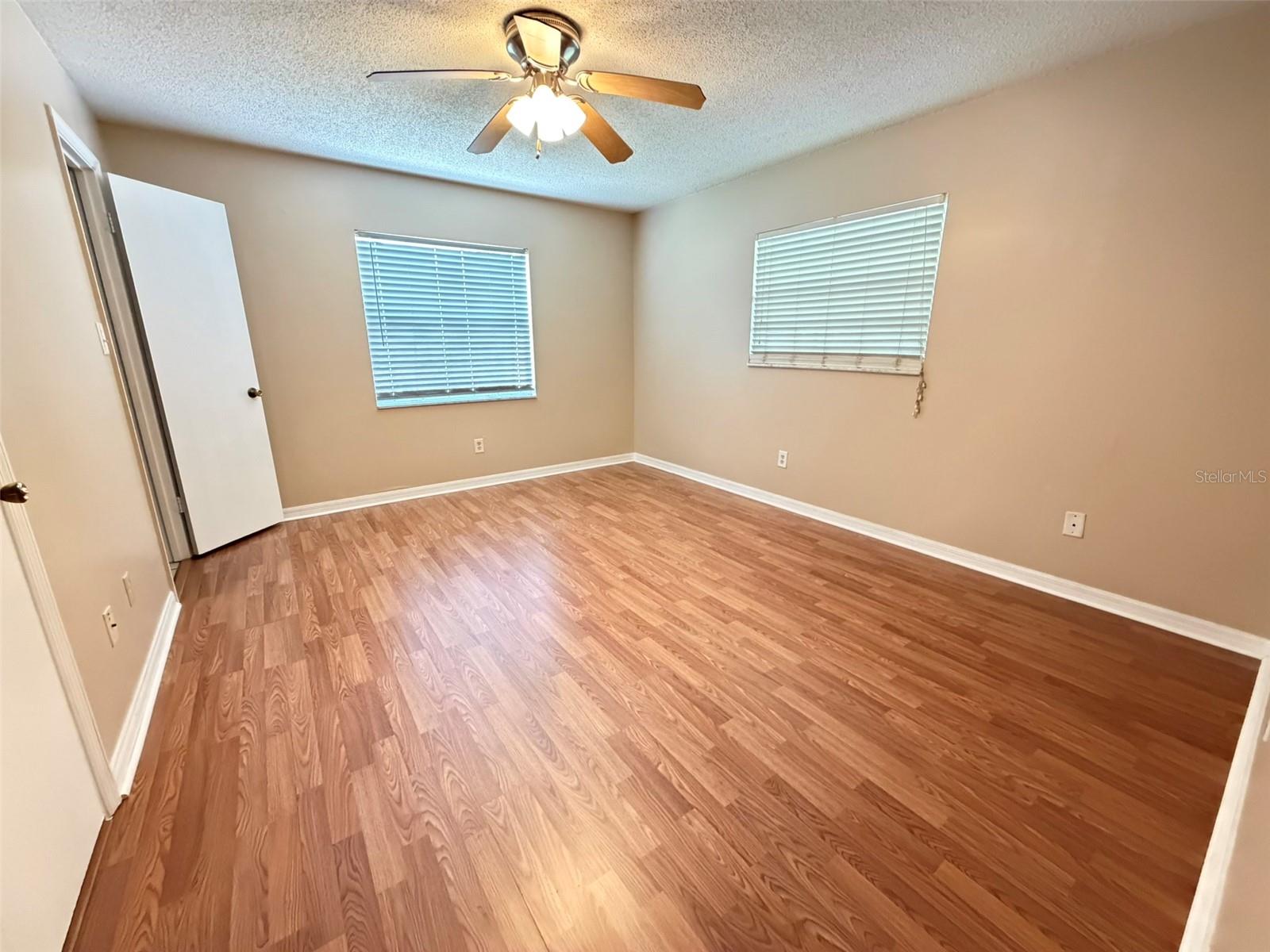 729 HUMMINGBIRD LANE