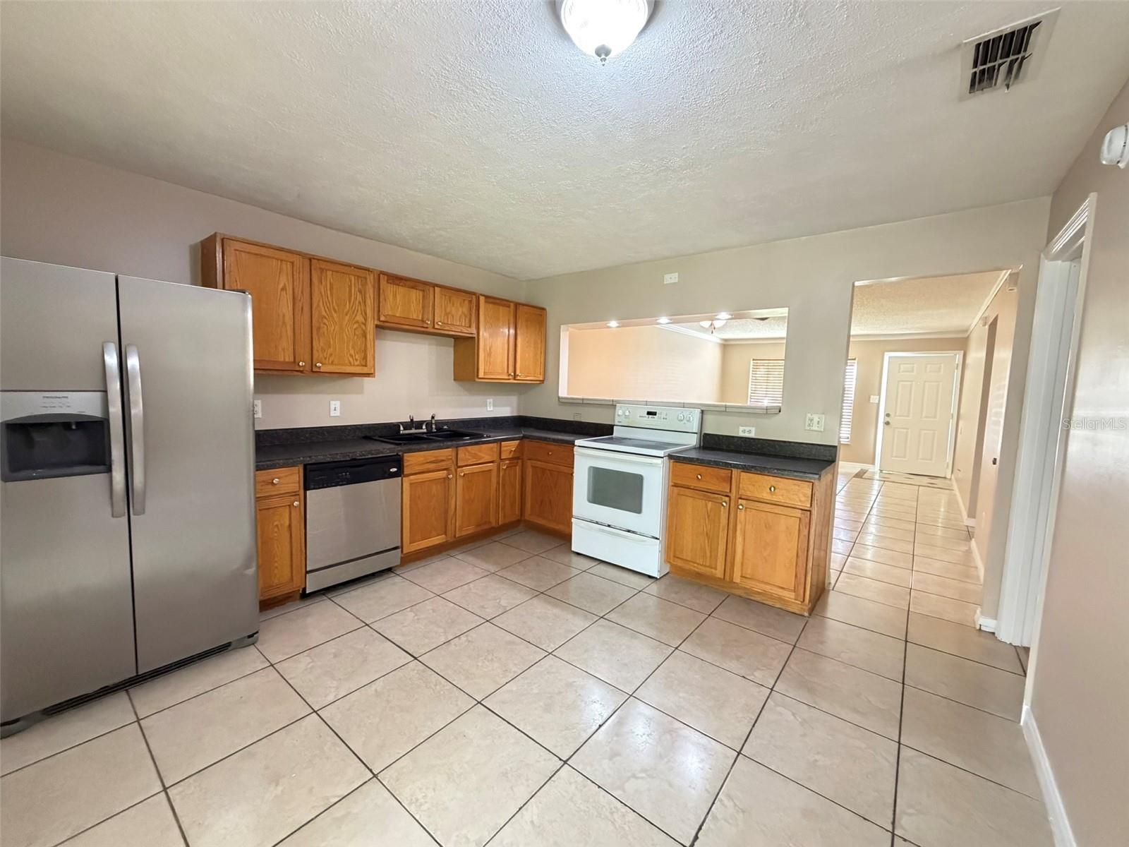 729 HUMMINGBIRD LANE