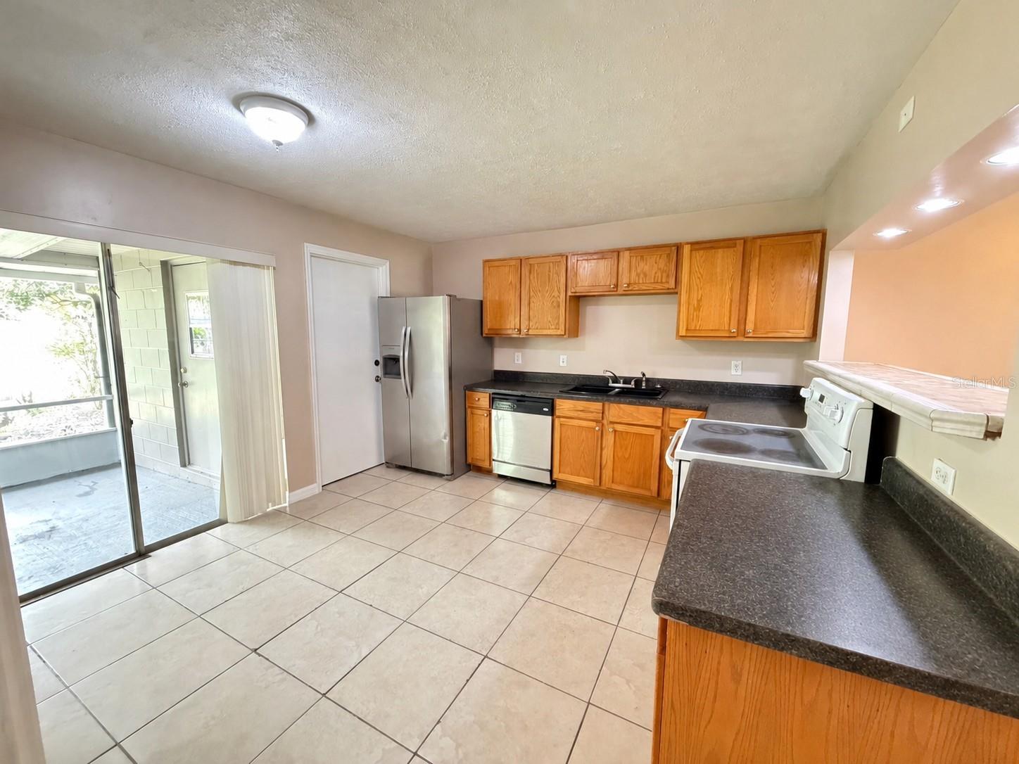 729 HUMMINGBIRD LANE