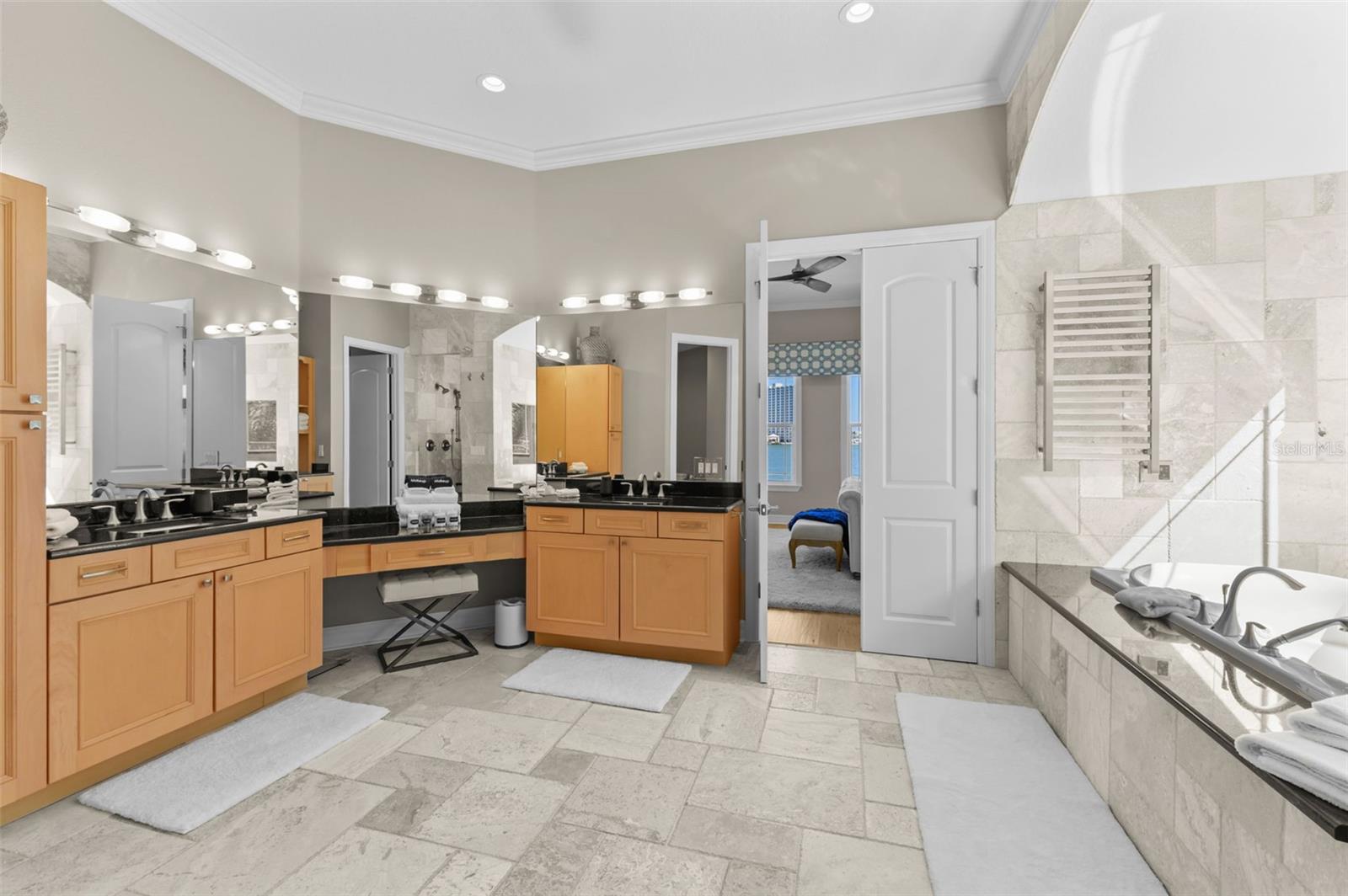 SOUTH CSWY ISLE YACHT CLUB ADD - Residential Lease