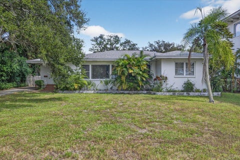 Photo of 215 Edgewater Drive, Dunedin, FL 34698 (MLS # J1003398)