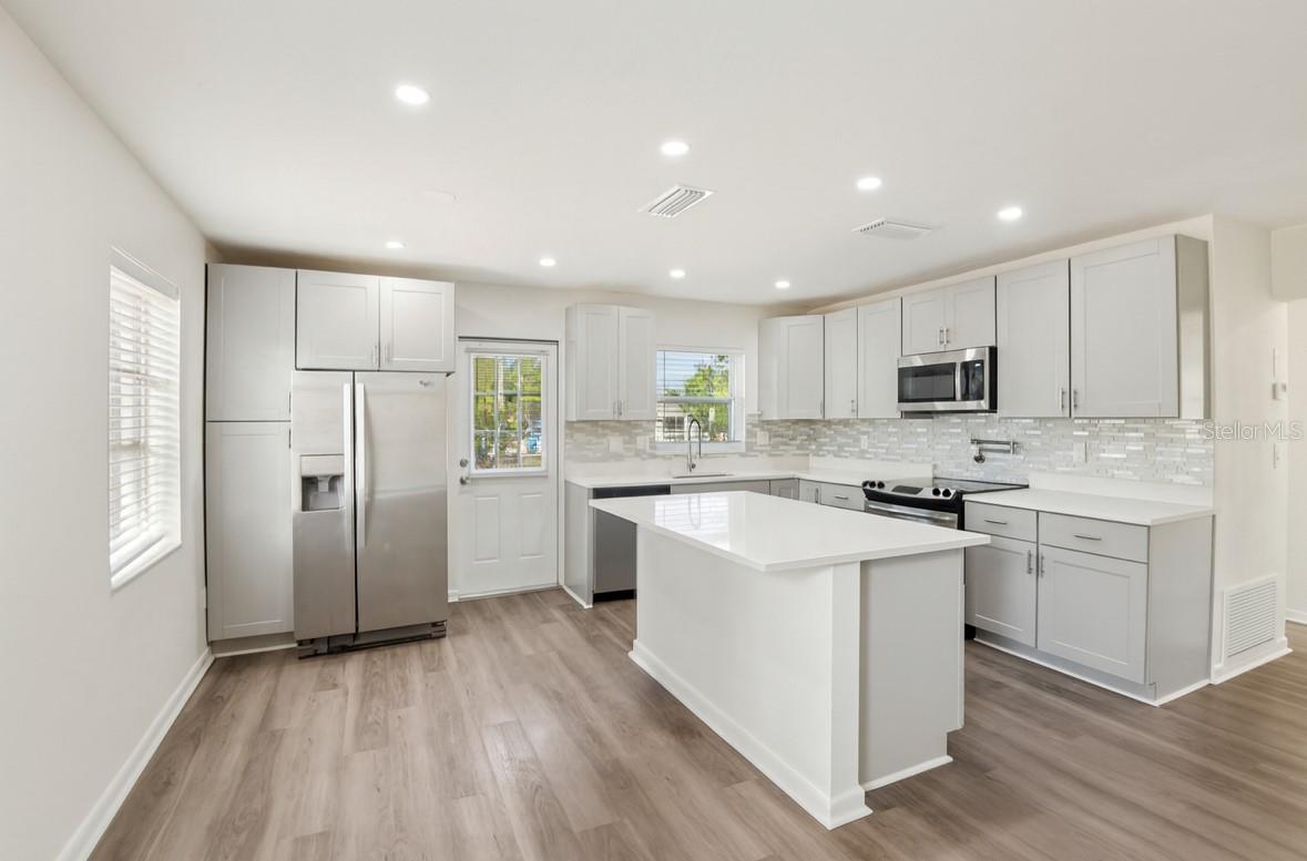 SPRING HILL - Residential