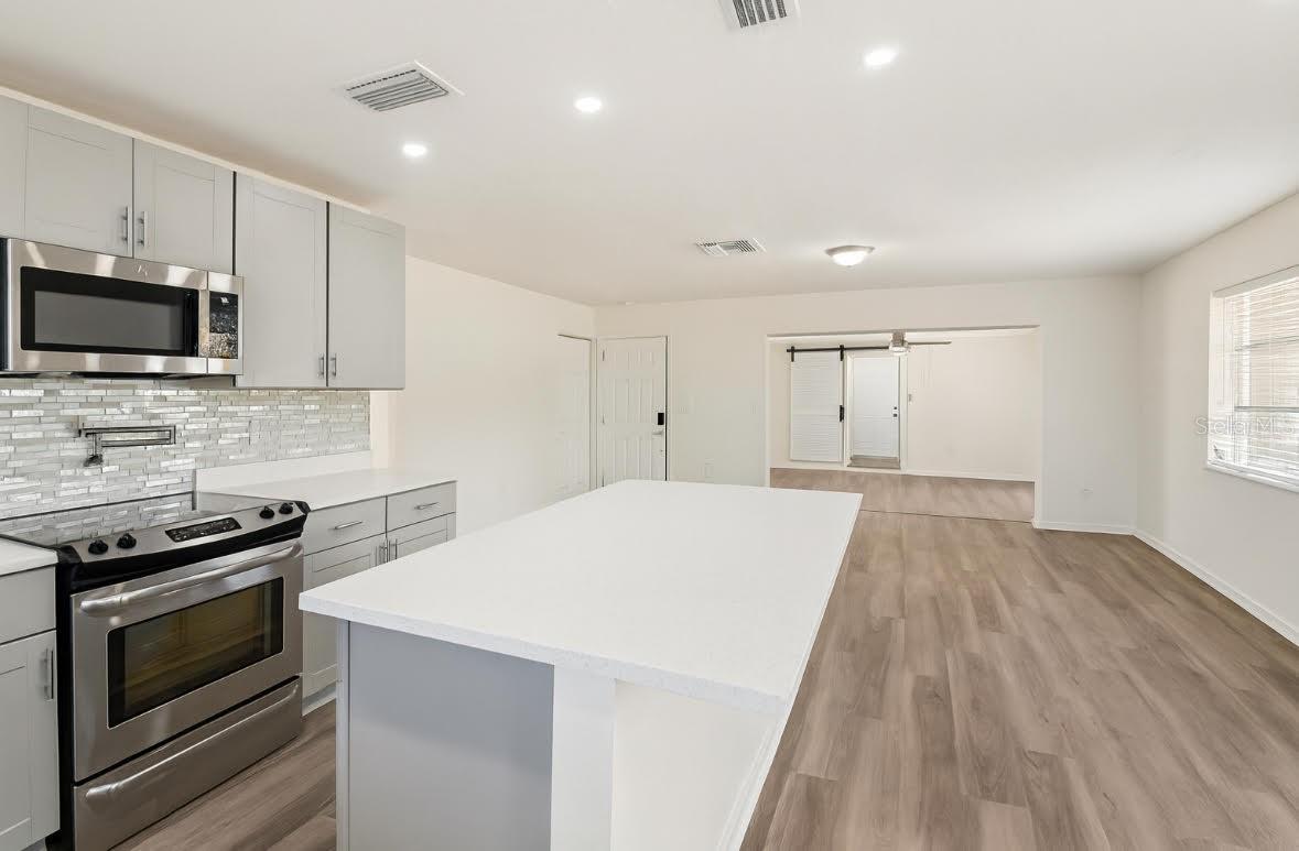 SPRING HILL - Residential