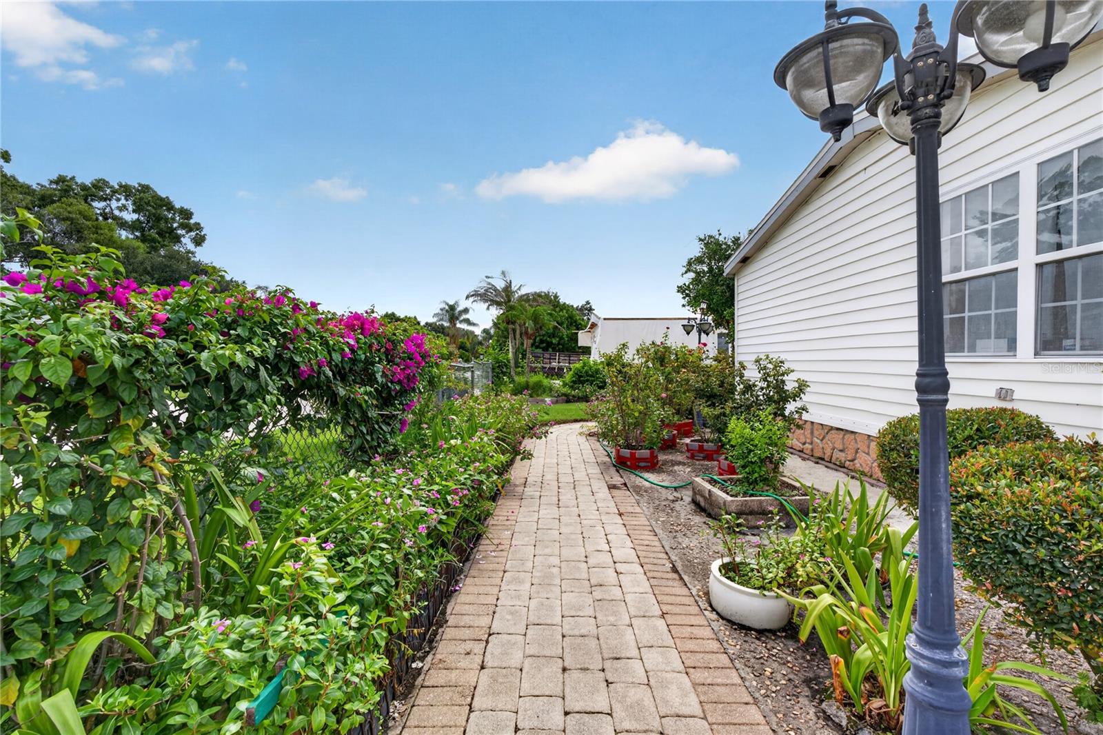 2558 MCINTOSH DRIVE