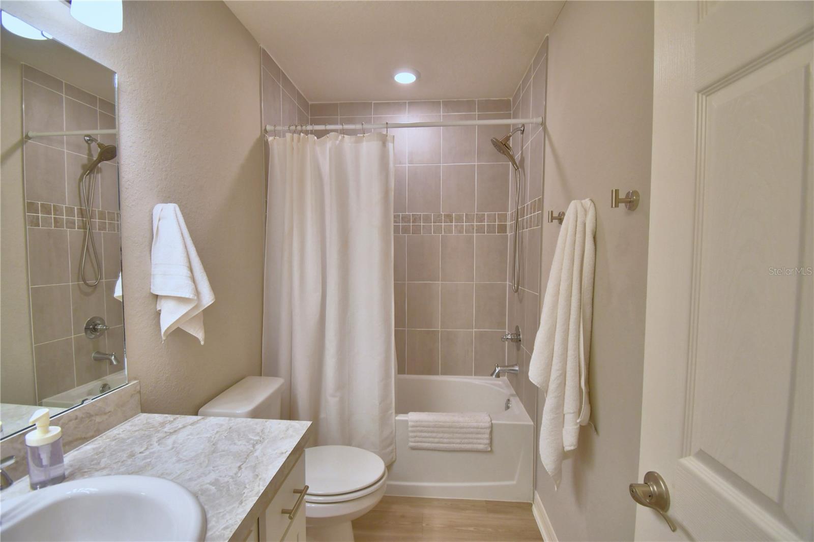 SCENIC BLUFF PH TWO - Residential