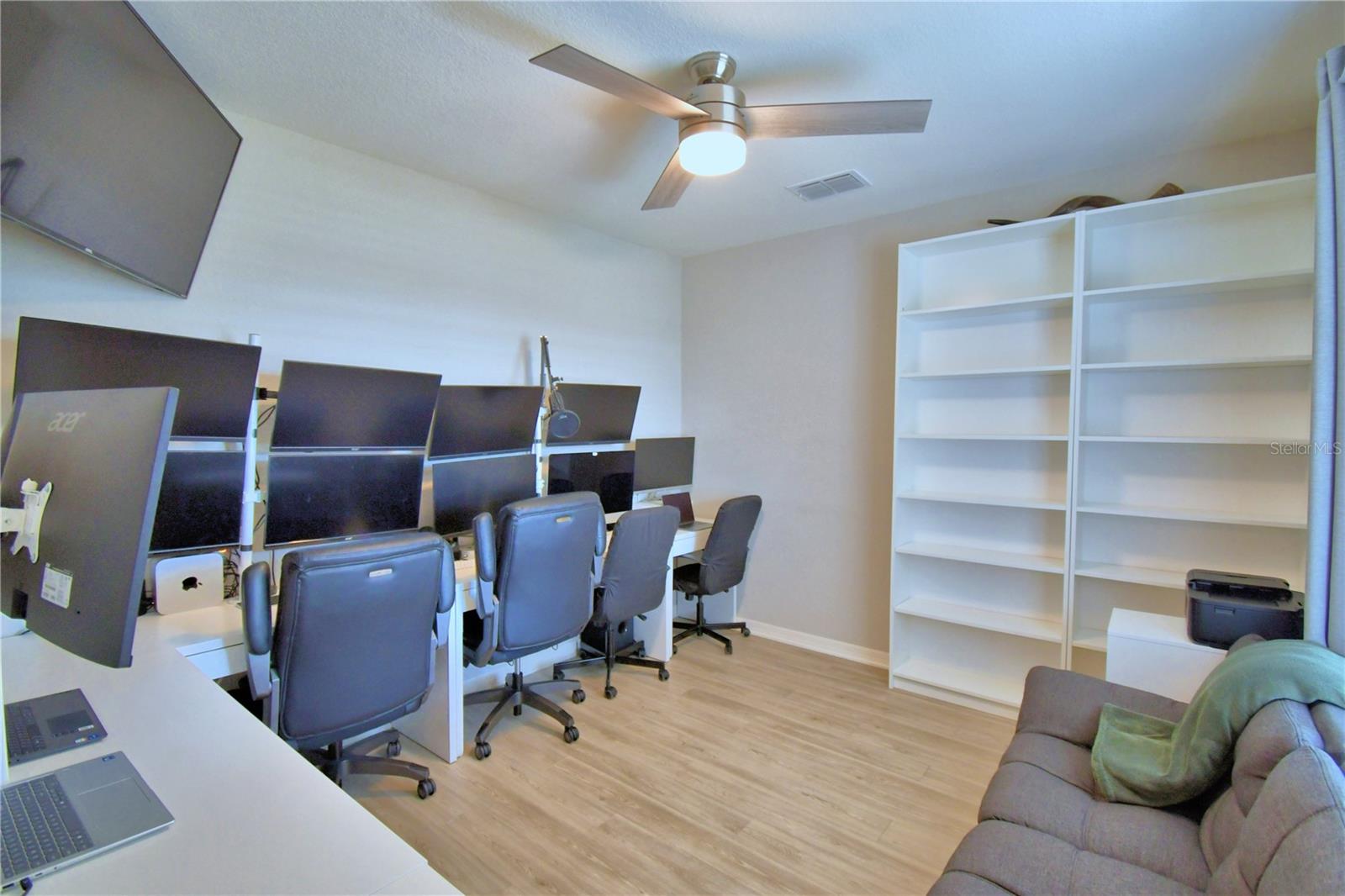 SCENIC BLUFF PH TWO - Residential