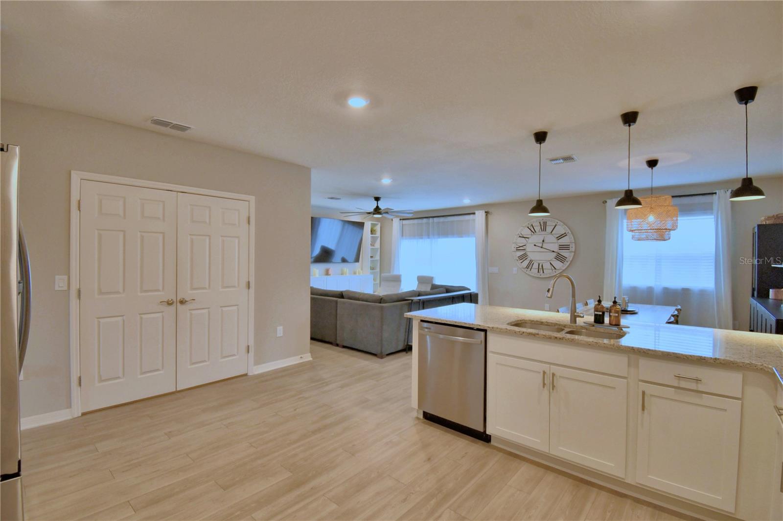 SCENIC BLUFF PH TWO - Residential