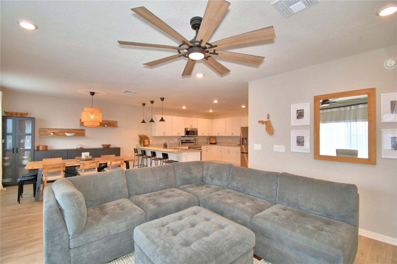 SCENIC BLUFF PH TWO - Residential