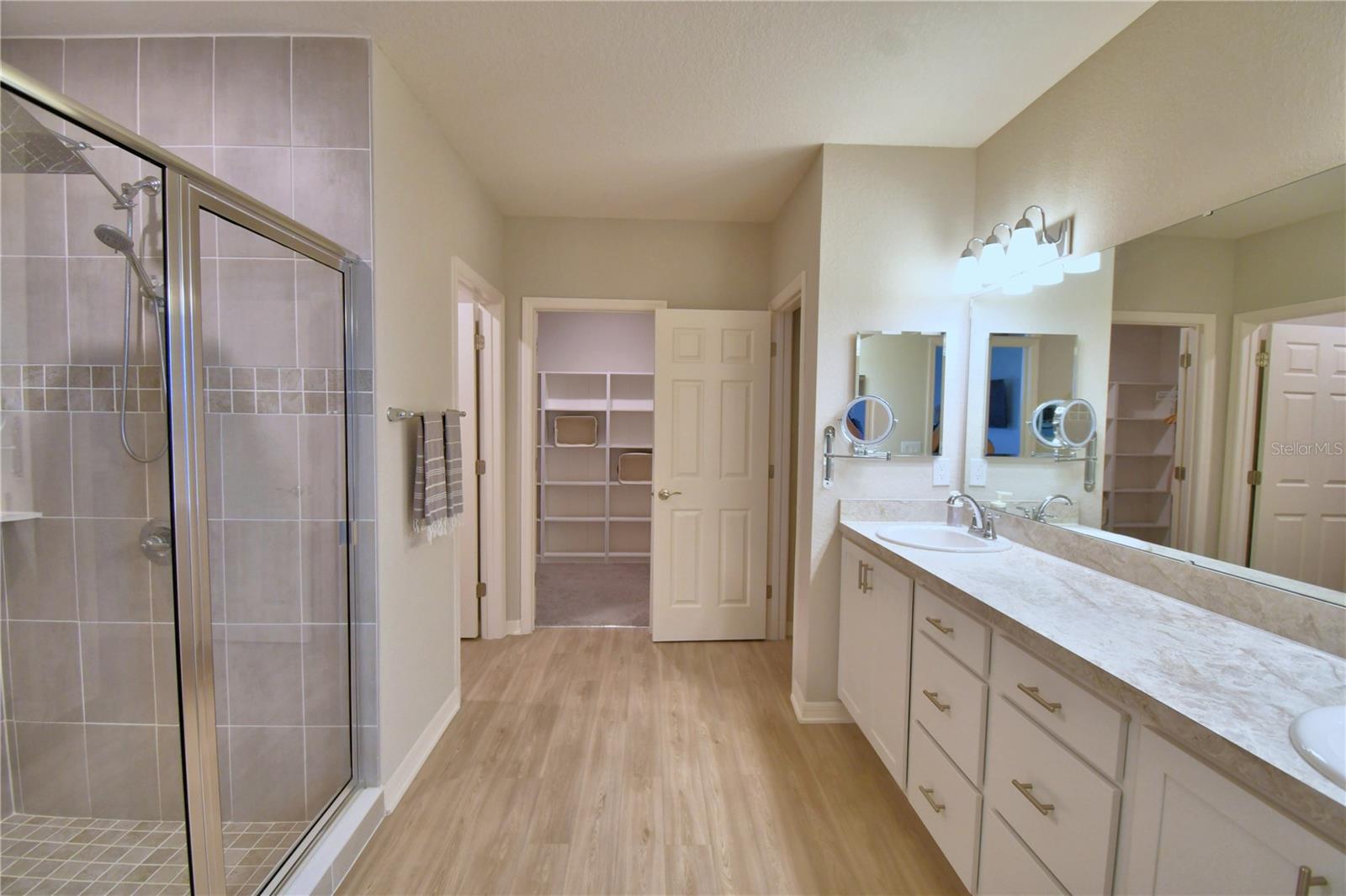 SCENIC BLUFF PH TWO - Residential