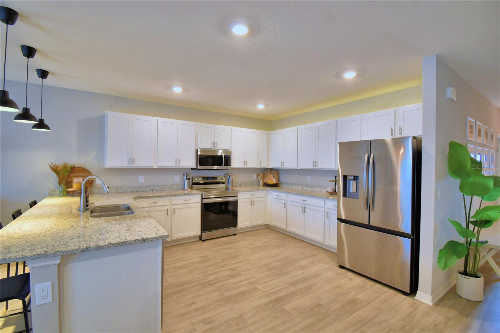 SCENIC BLUFF PH TWO - Residential