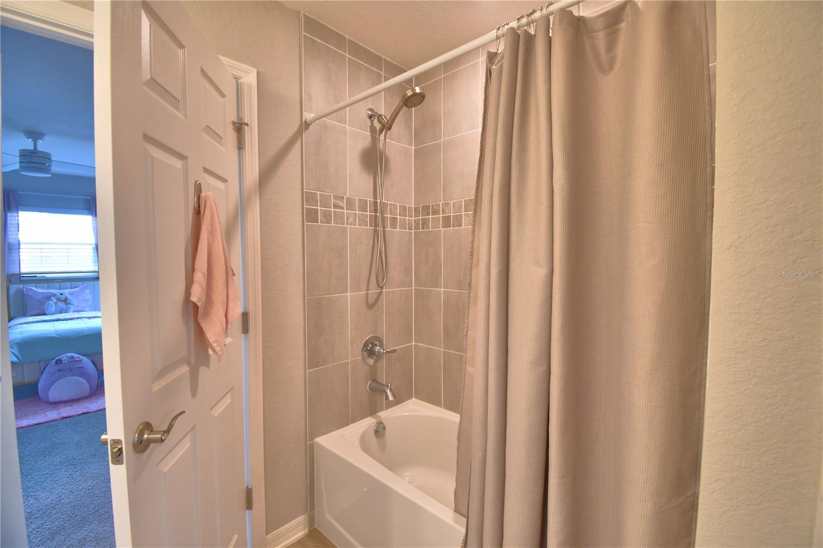 SCENIC BLUFF PH TWO - Residential