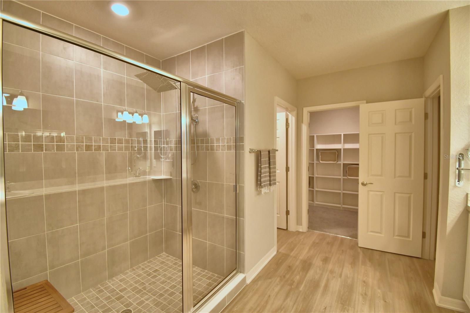 SCENIC BLUFF PH TWO - Residential