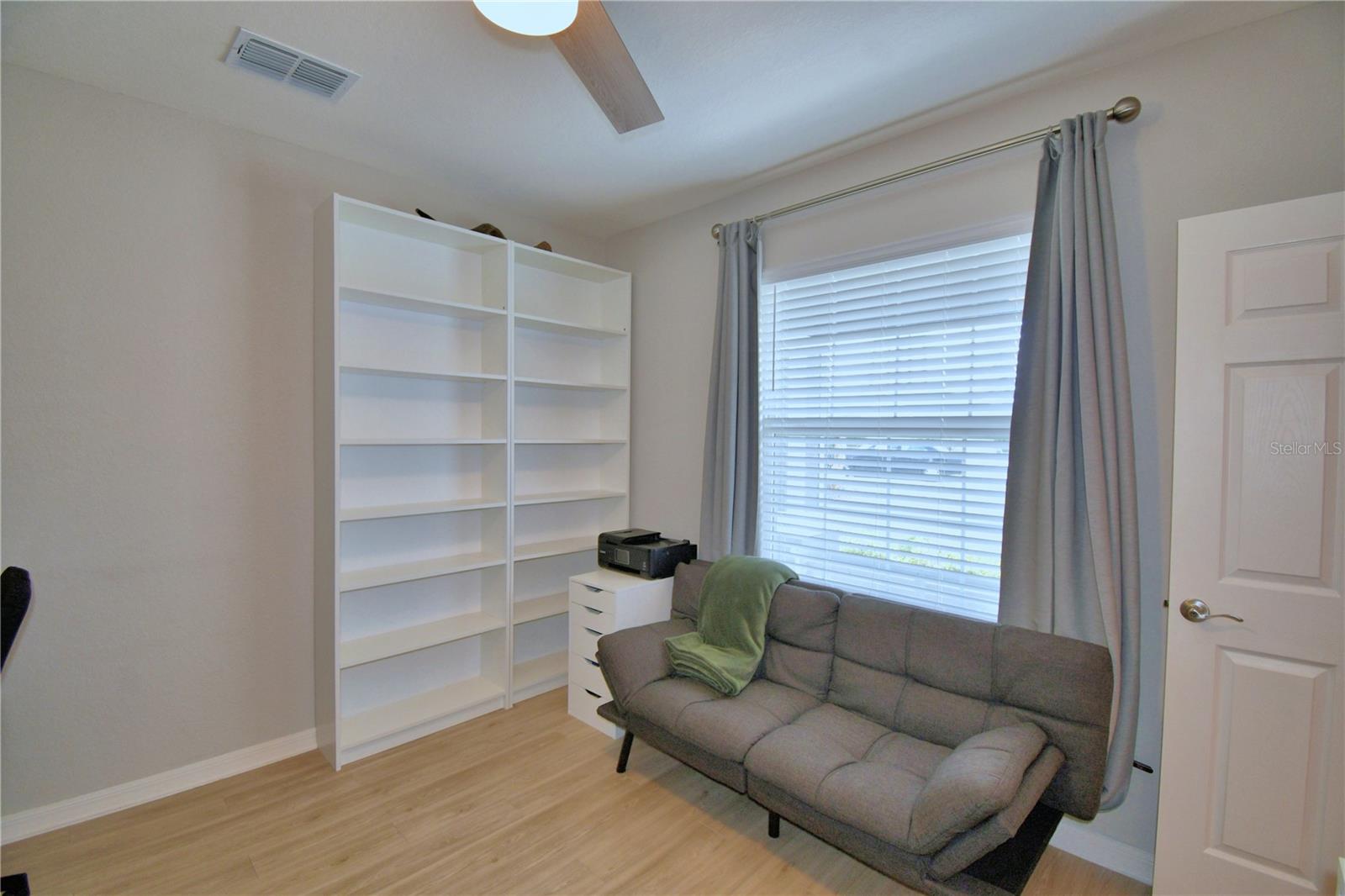 SCENIC BLUFF PH TWO - Residential