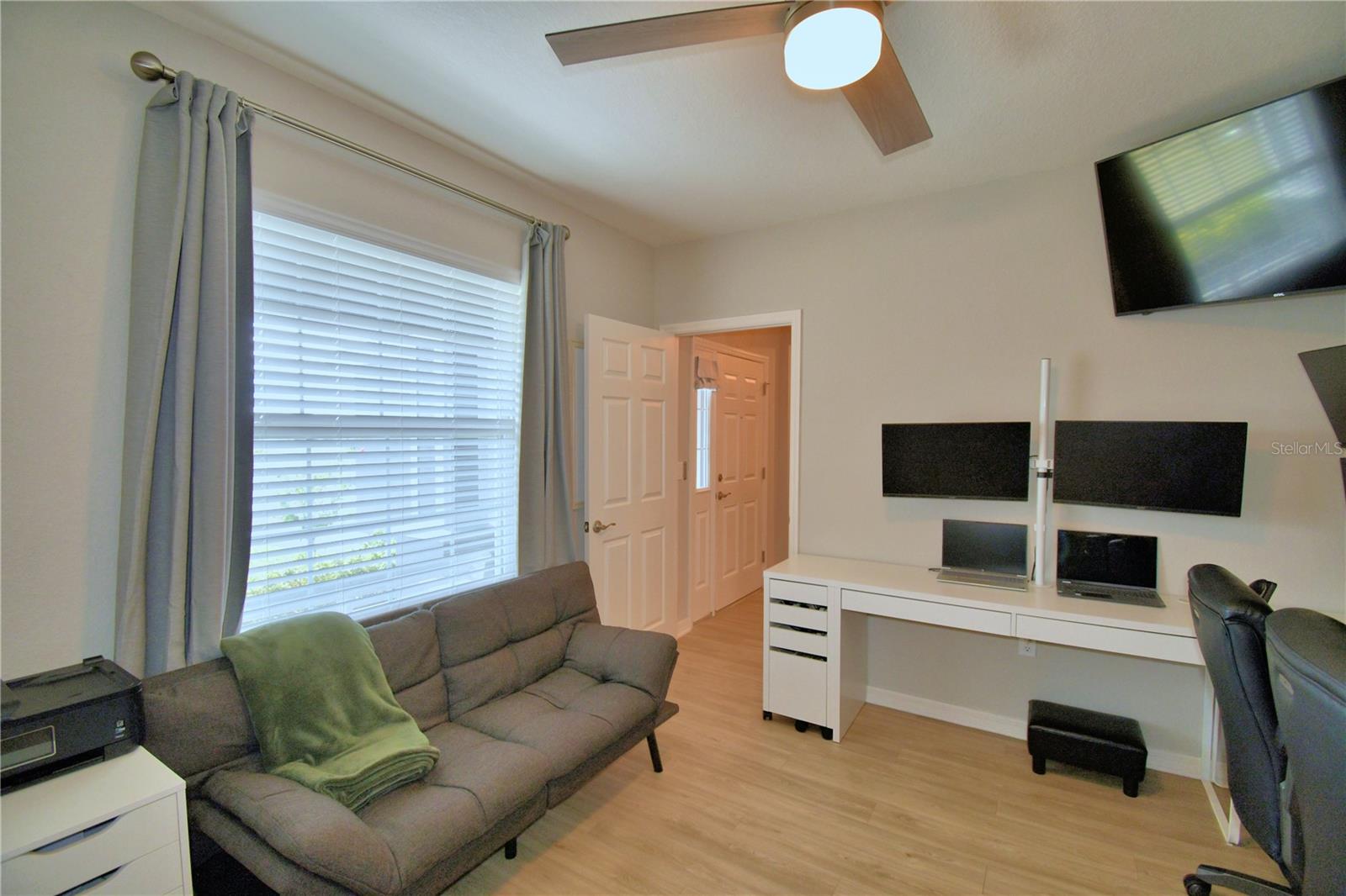 SCENIC BLUFF PH TWO - Residential