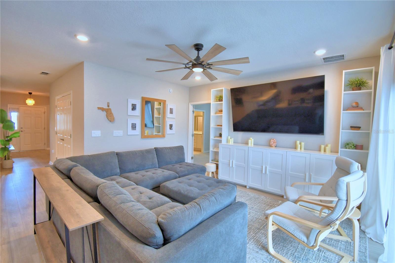 SCENIC BLUFF PH TWO - Residential