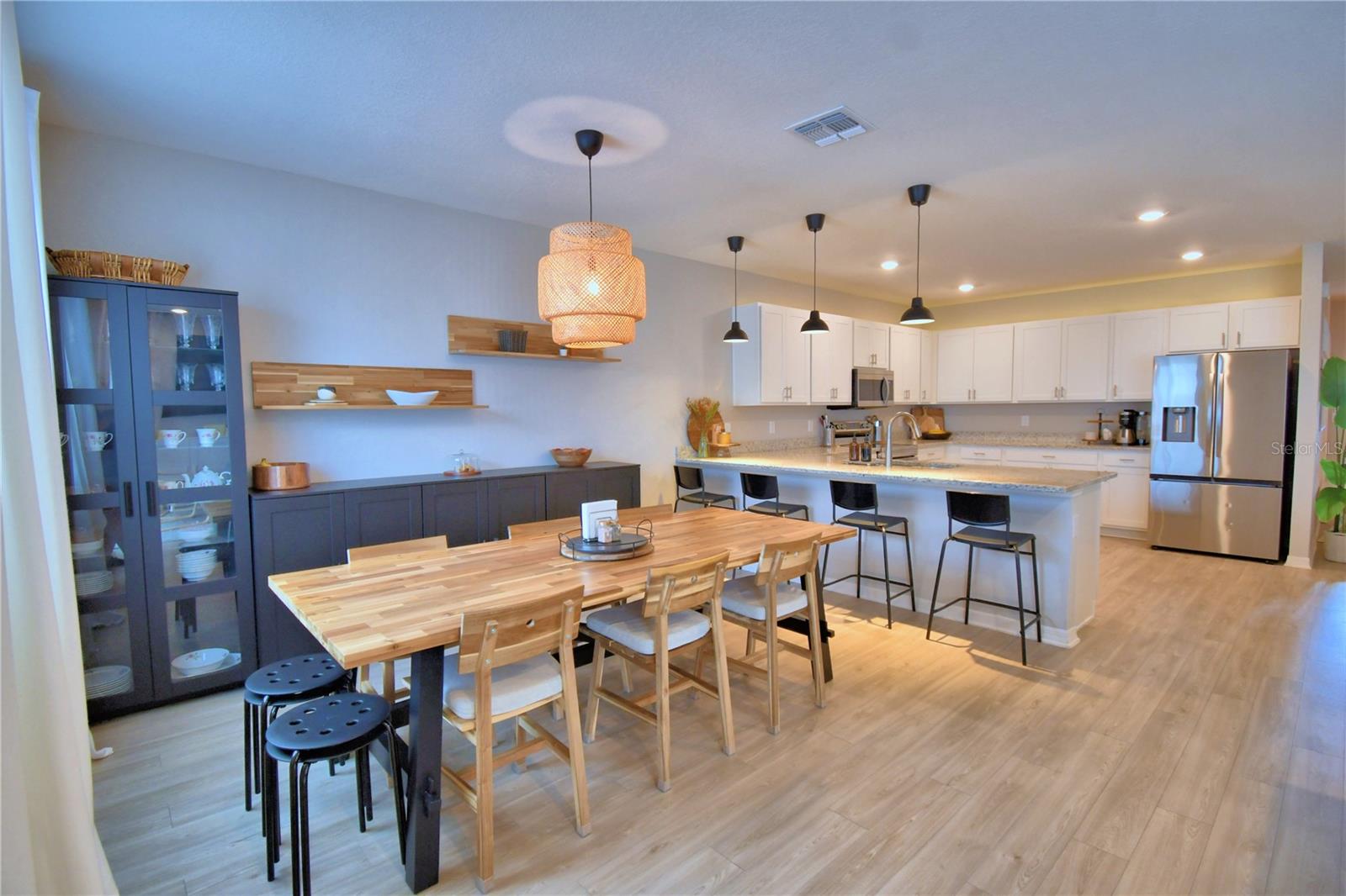 SCENIC BLUFF PH TWO - Residential