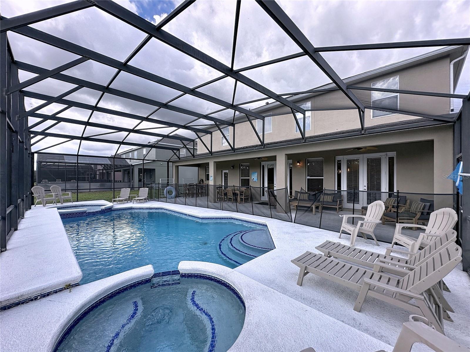 EMERALD ISLAND RESORT PH 4 - Residential
