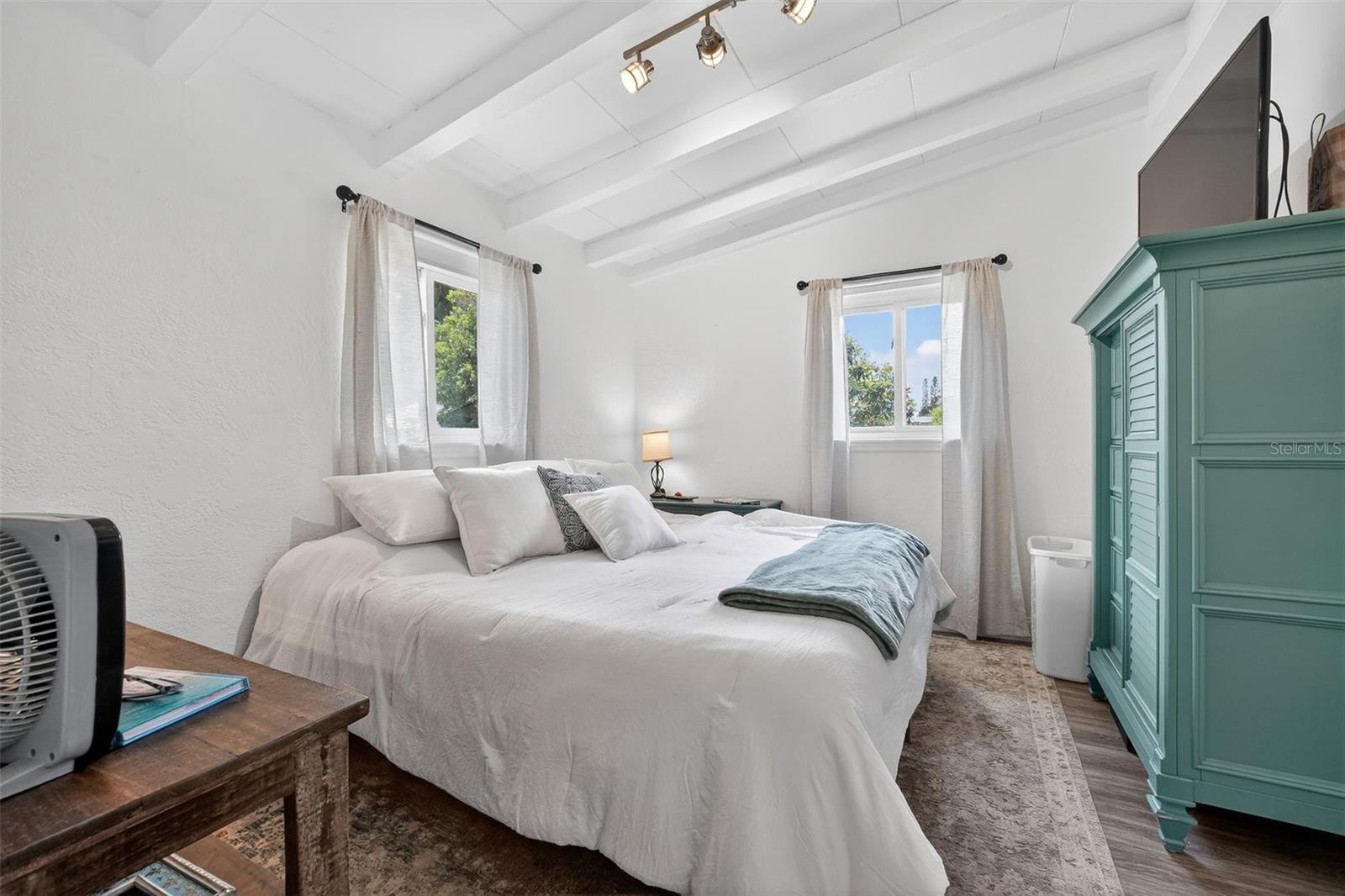 MENDALL HOMESTEAD - Residential