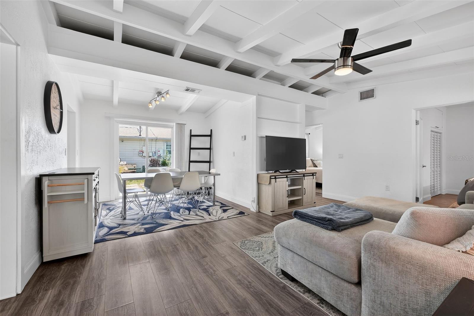 MENDALL HOMESTEAD - Residential