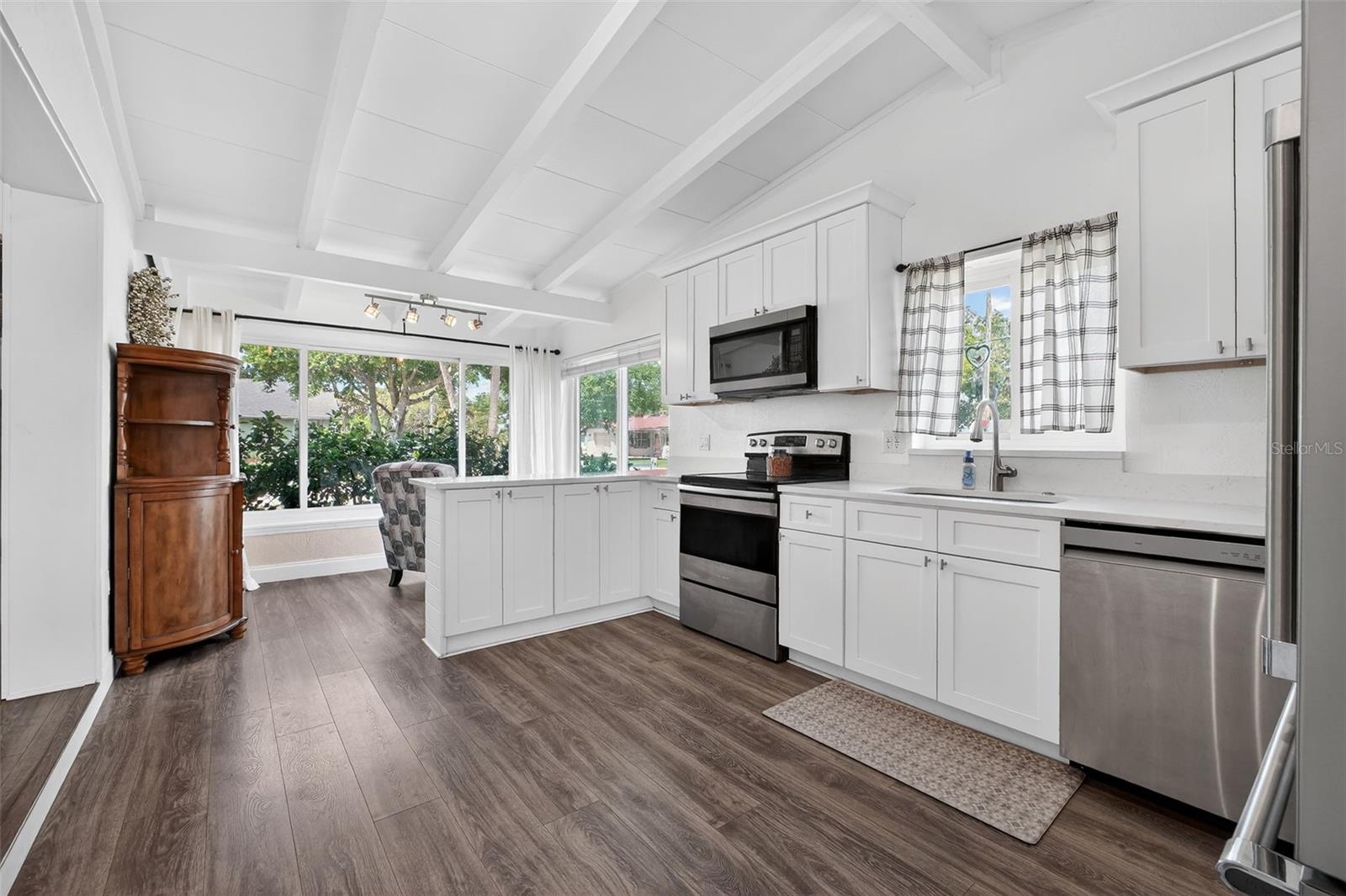 MENDALL HOMESTEAD - Residential