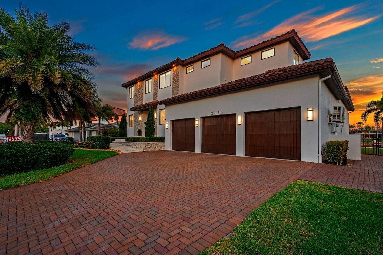 VENETIAN ISLES - Residential