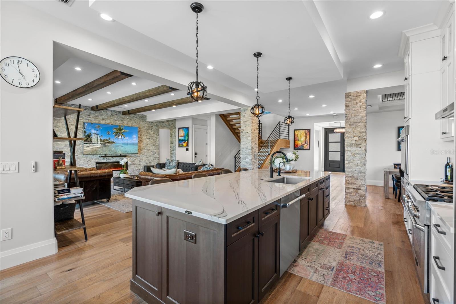 VENETIAN ISLES - Residential