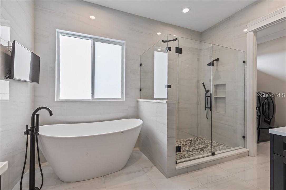 VENETIAN ISLES - Residential