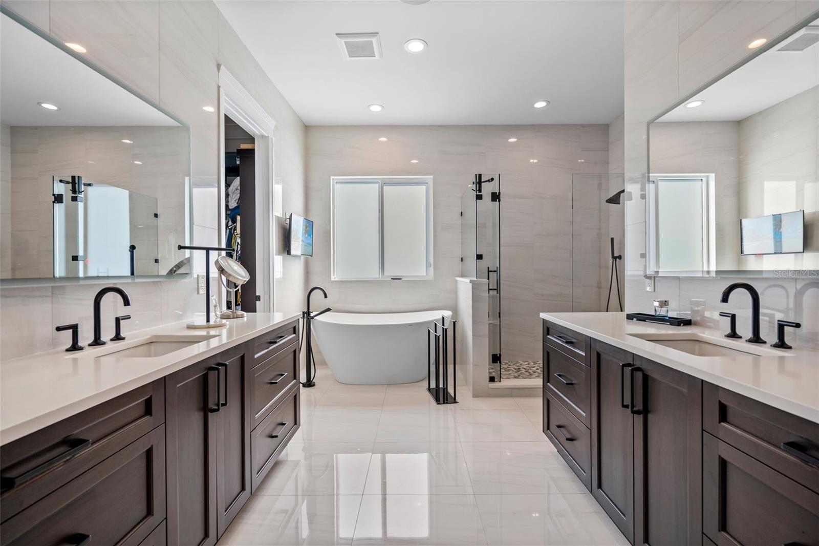 VENETIAN ISLES - Residential