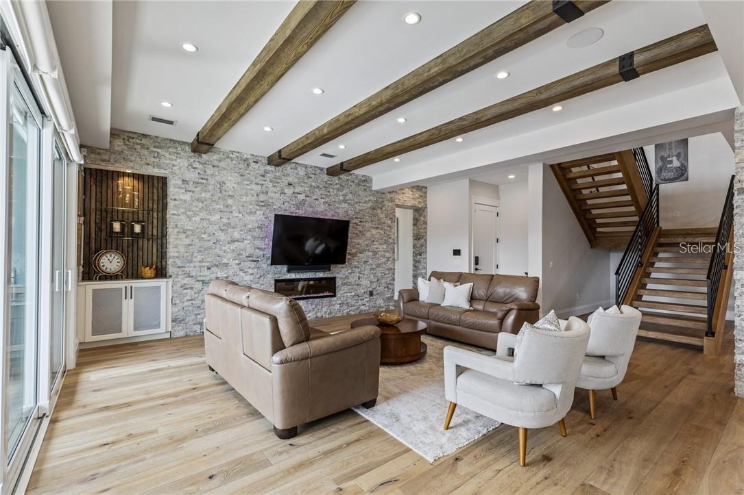 VENETIAN ISLES - Residential