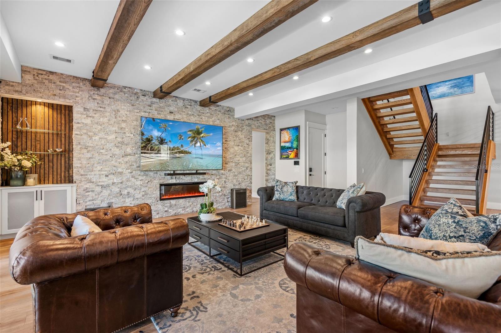 VENETIAN ISLES - Residential