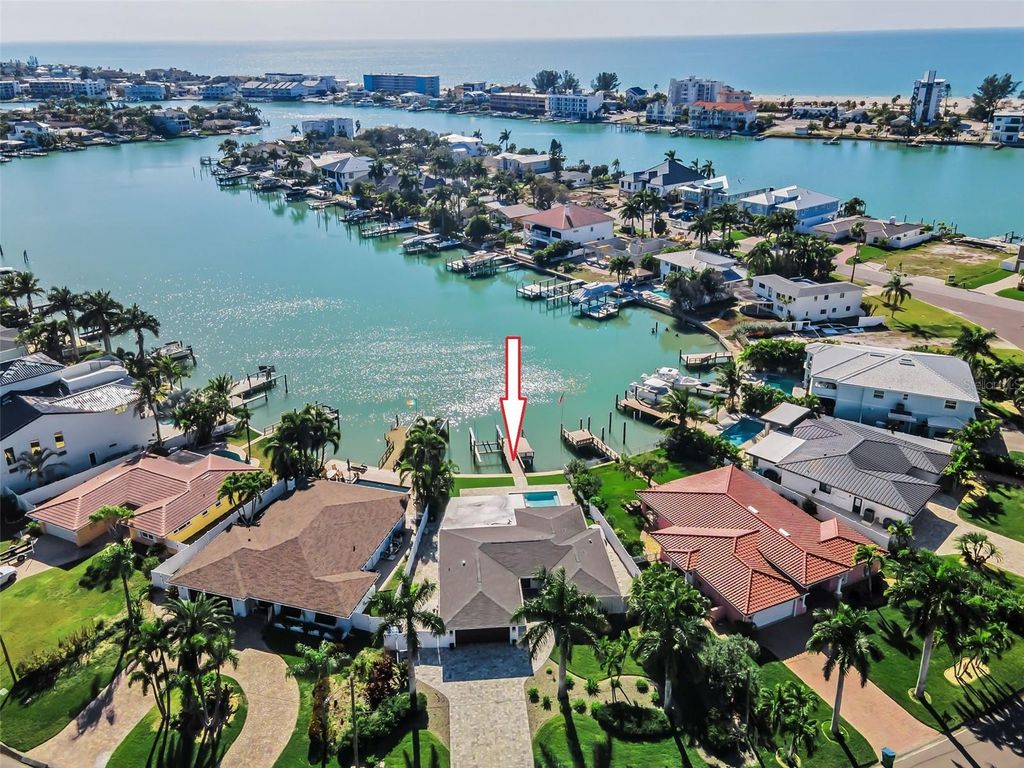 Photo of 10132 Yacht Club Drive, Treasure Island, FL 33706 (MLS # TB8468225)