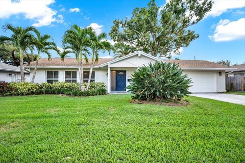 Photo of 1500 86th Avenue N, St Petersburg, FL 33702 (MLS # TB8444651)