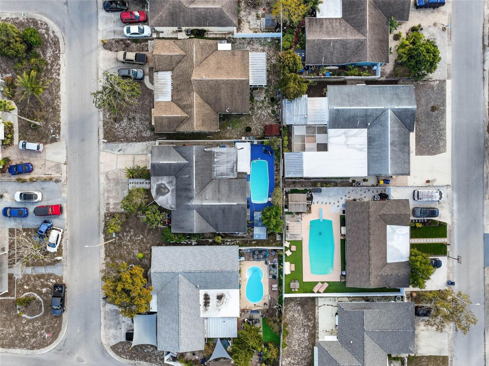 ALOHA GARDENS - Residential