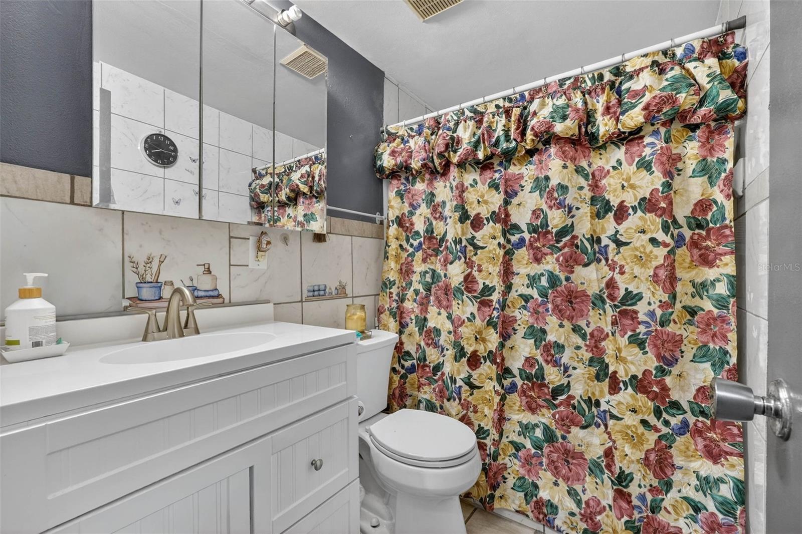 ALOHA GARDENS - Residential