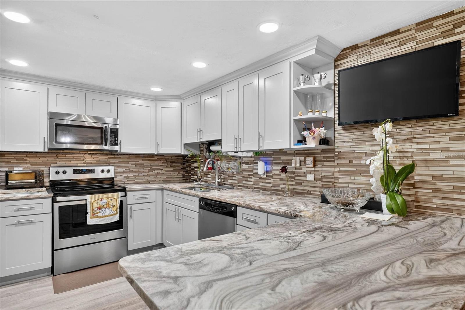 ALOHA GARDENS - Residential