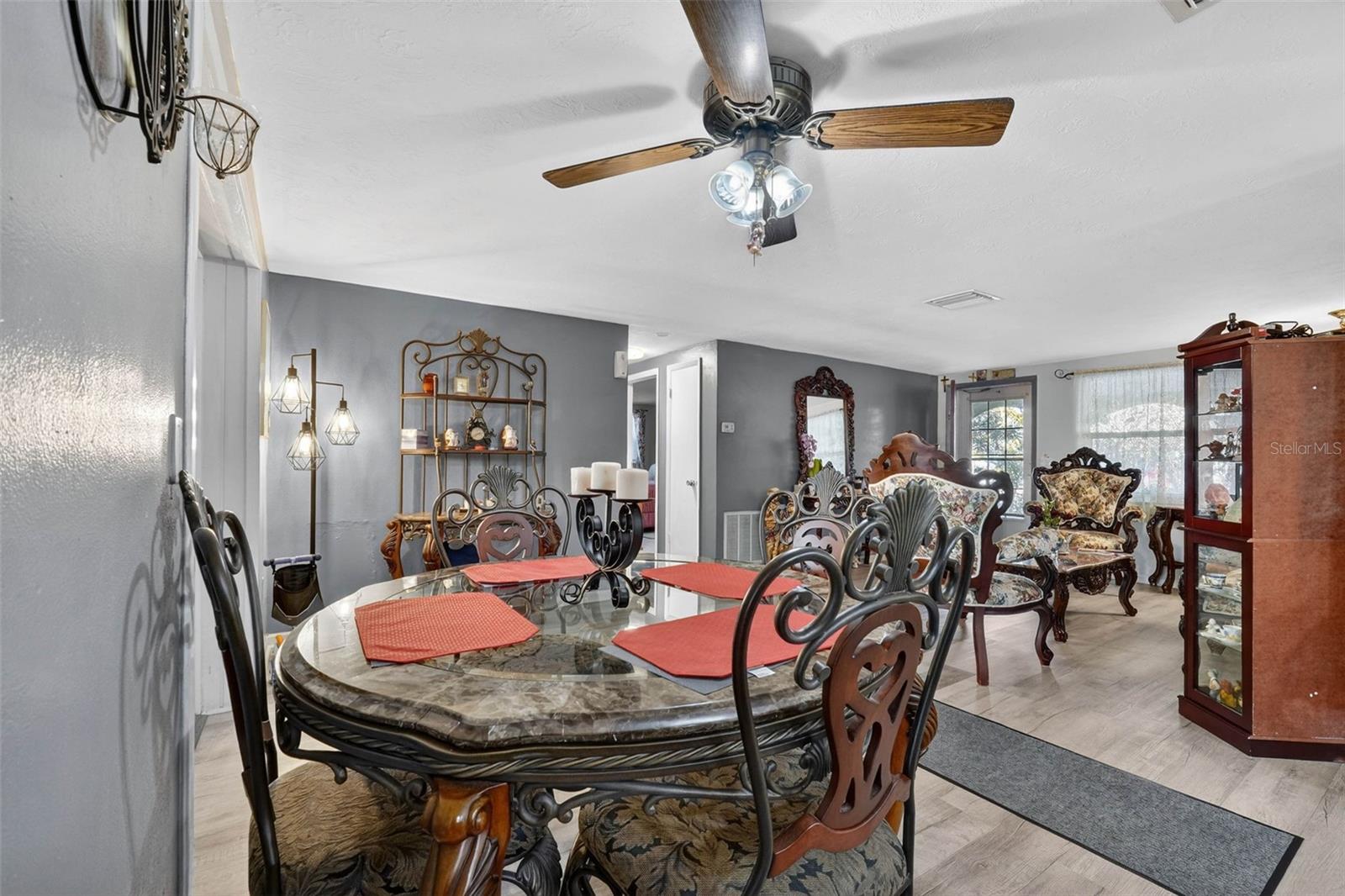 ALOHA GARDENS - Residential