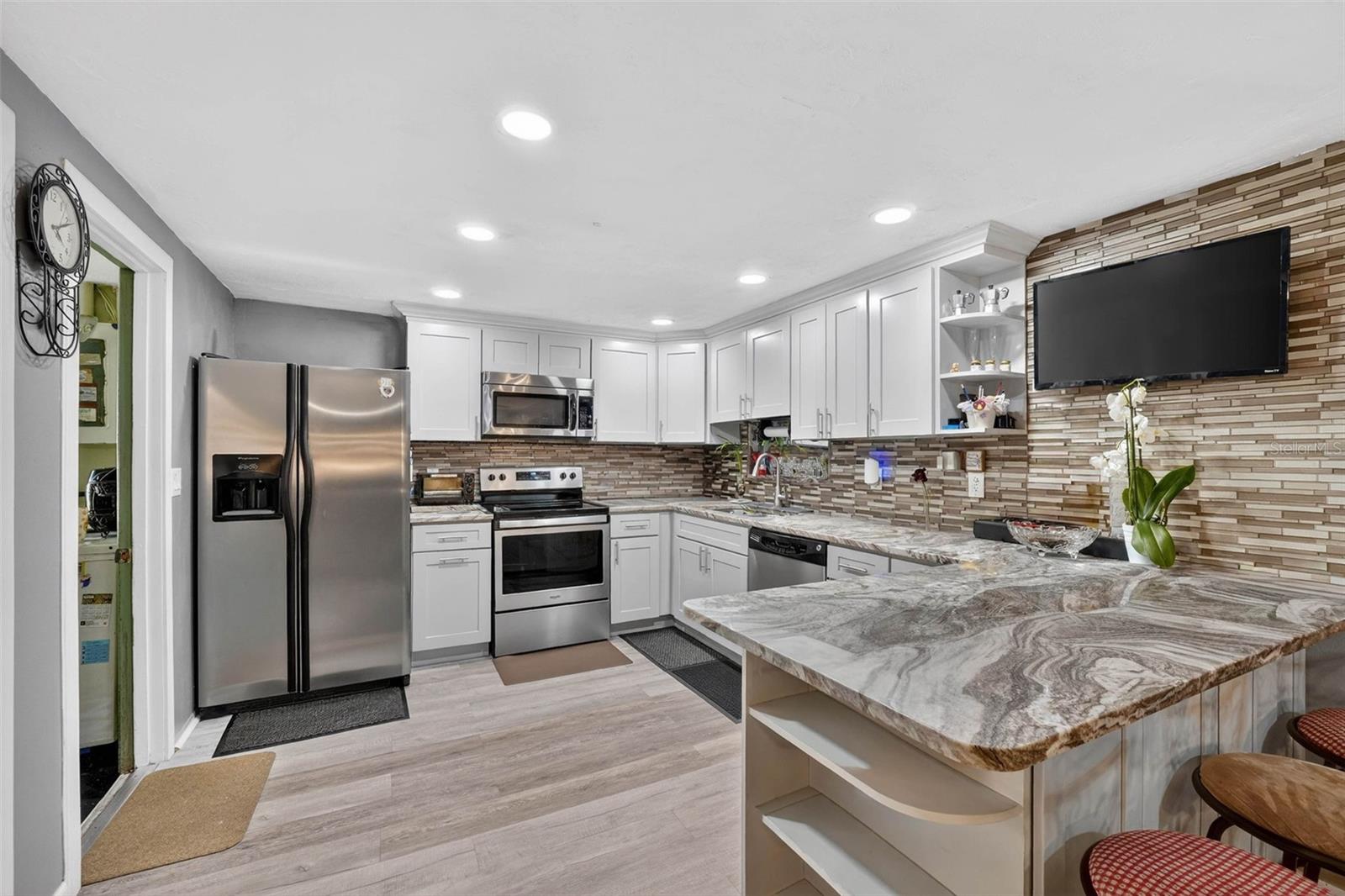 ALOHA GARDENS - Residential