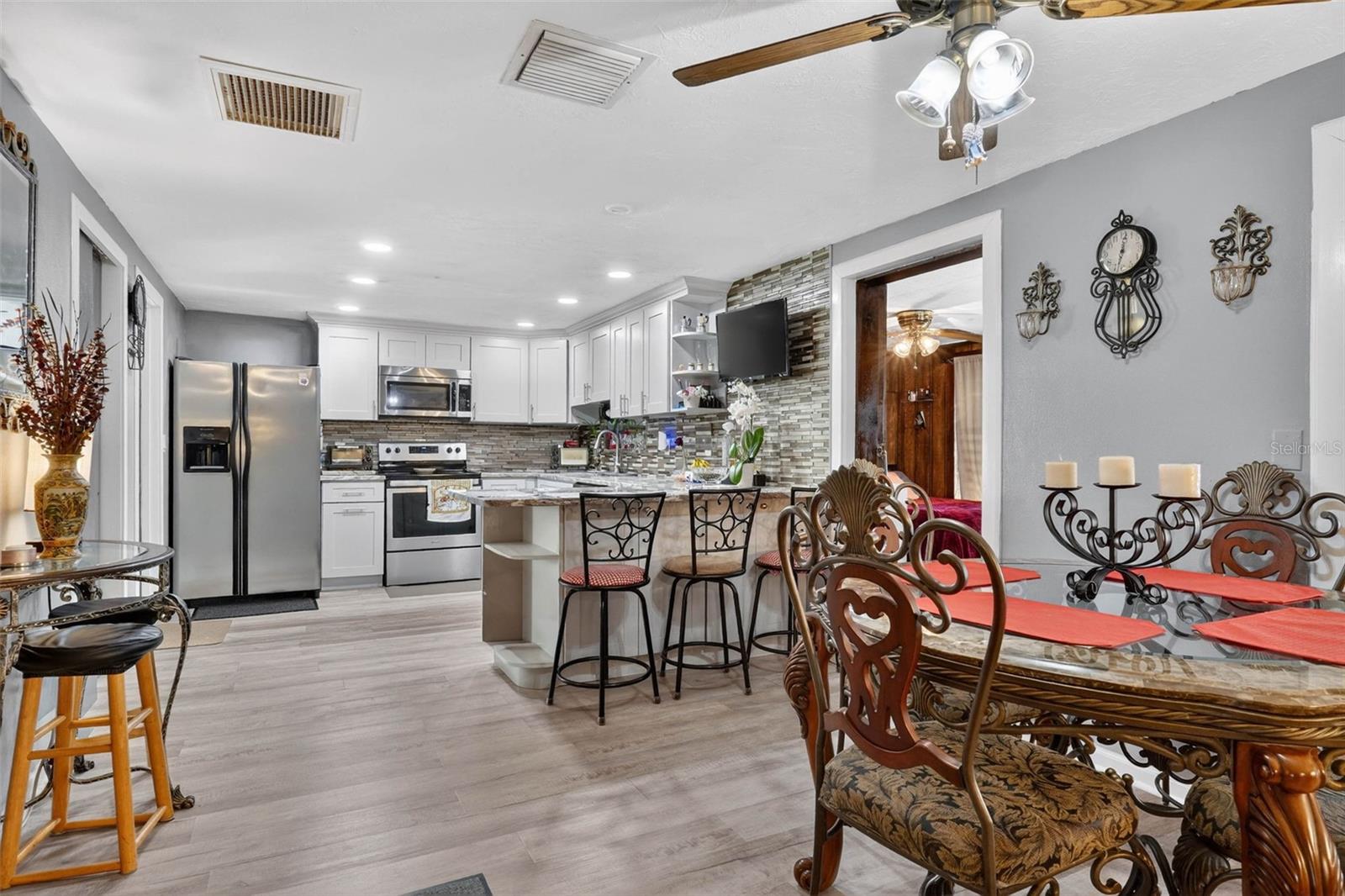 ALOHA GARDENS - Residential