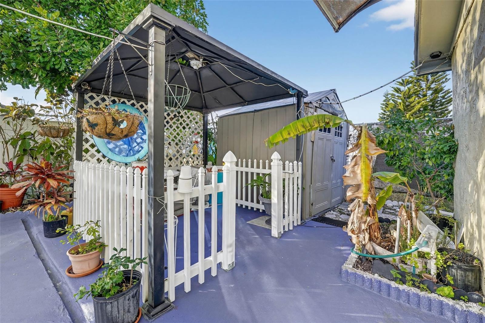 ALOHA GARDENS - Residential