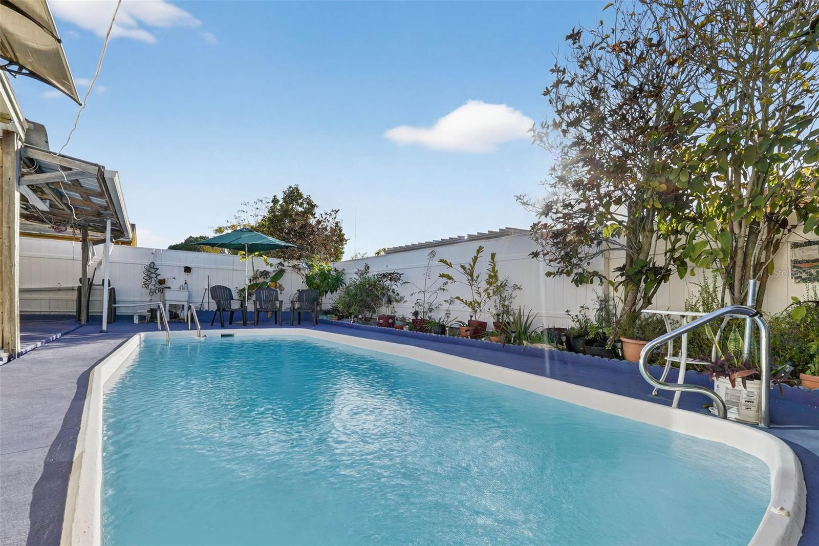 ALOHA GARDENS - Residential